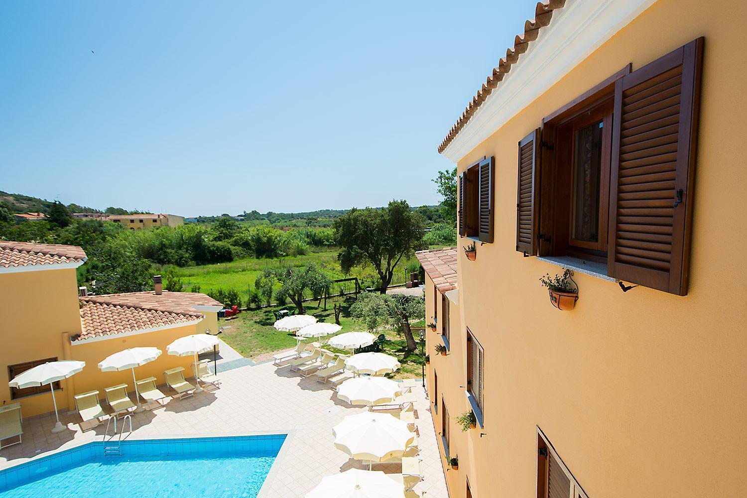 Cala Viola Aparthotel 3*